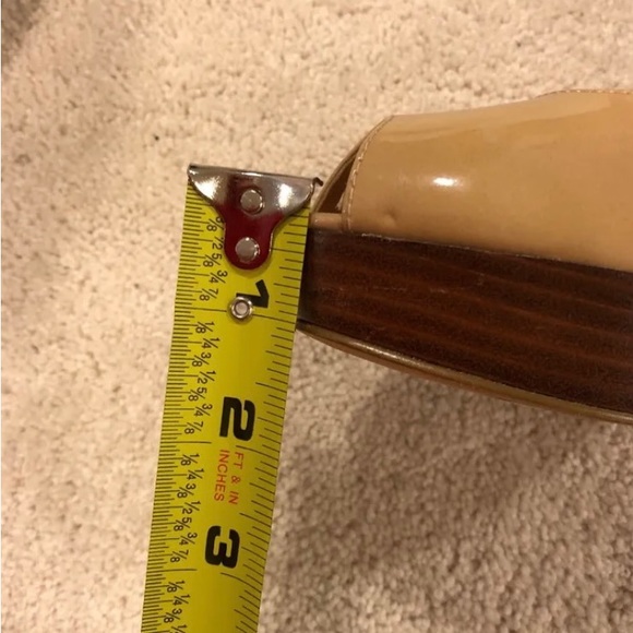 ENZO ANGIOLINI  9 PATENT LEATHER Wood Heel - Picture 4 of 9